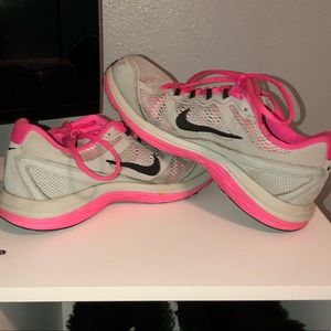 nike da donna in vendita le scarpe da corsa poshmark nike da donna in vendita le scarpe da corsa poshmark